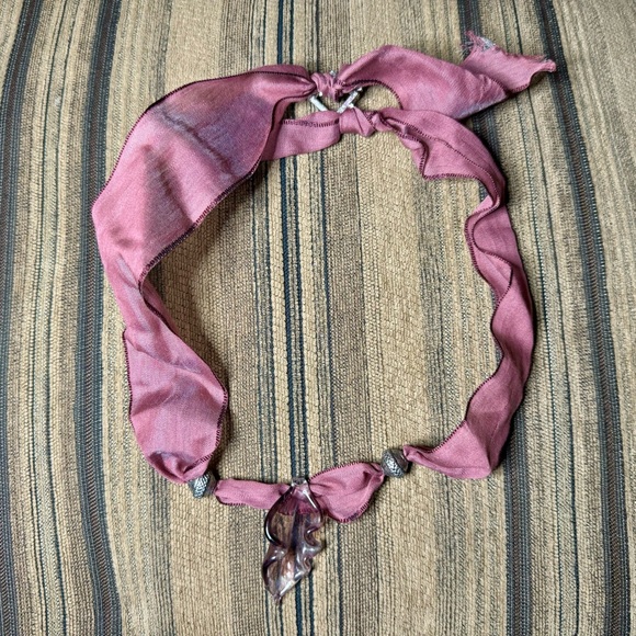 Handcrafted Artisan created leaf pendant. - Picture 4 of 16